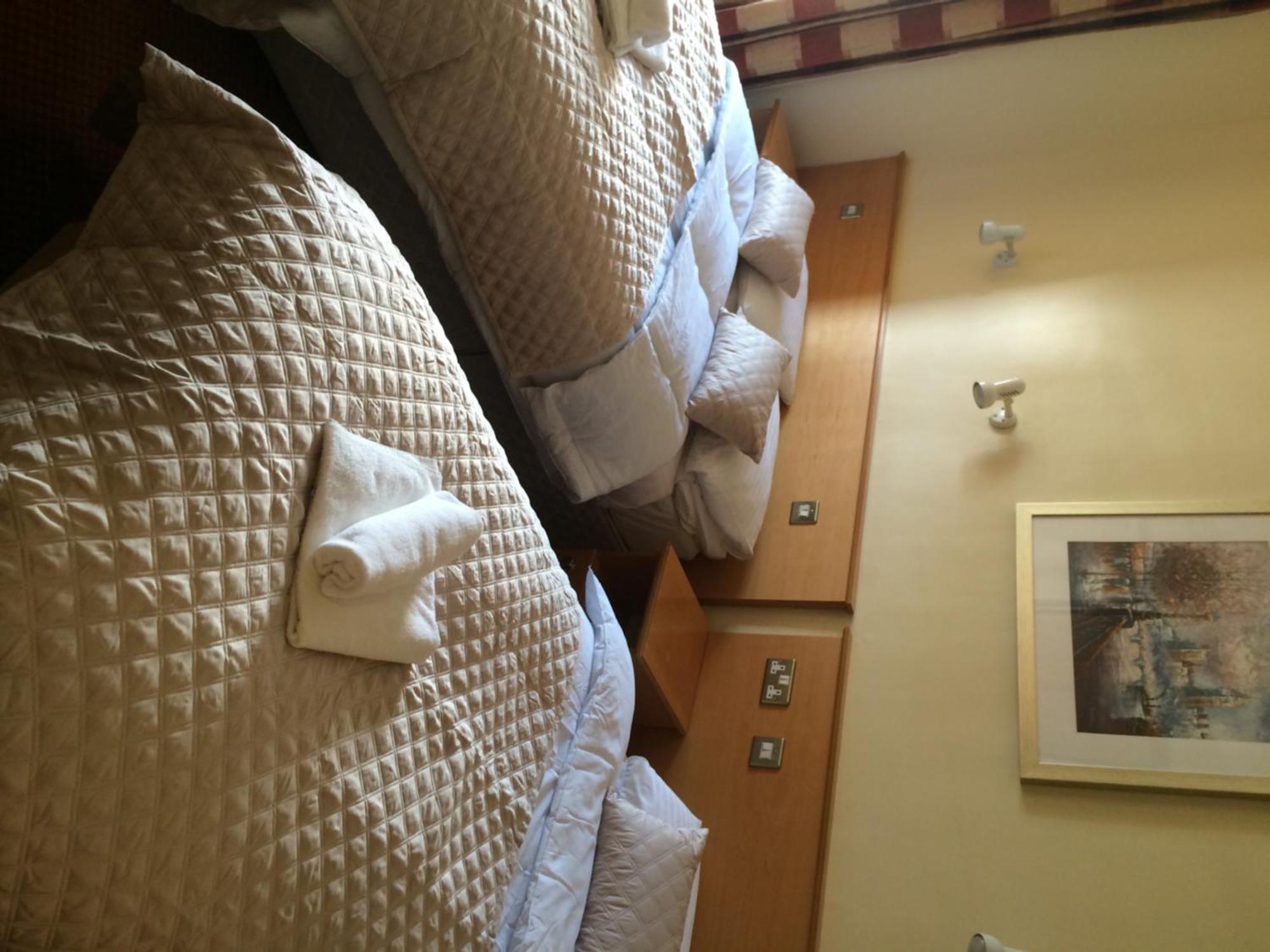 Holiday Hotel Голуей Стая снимка